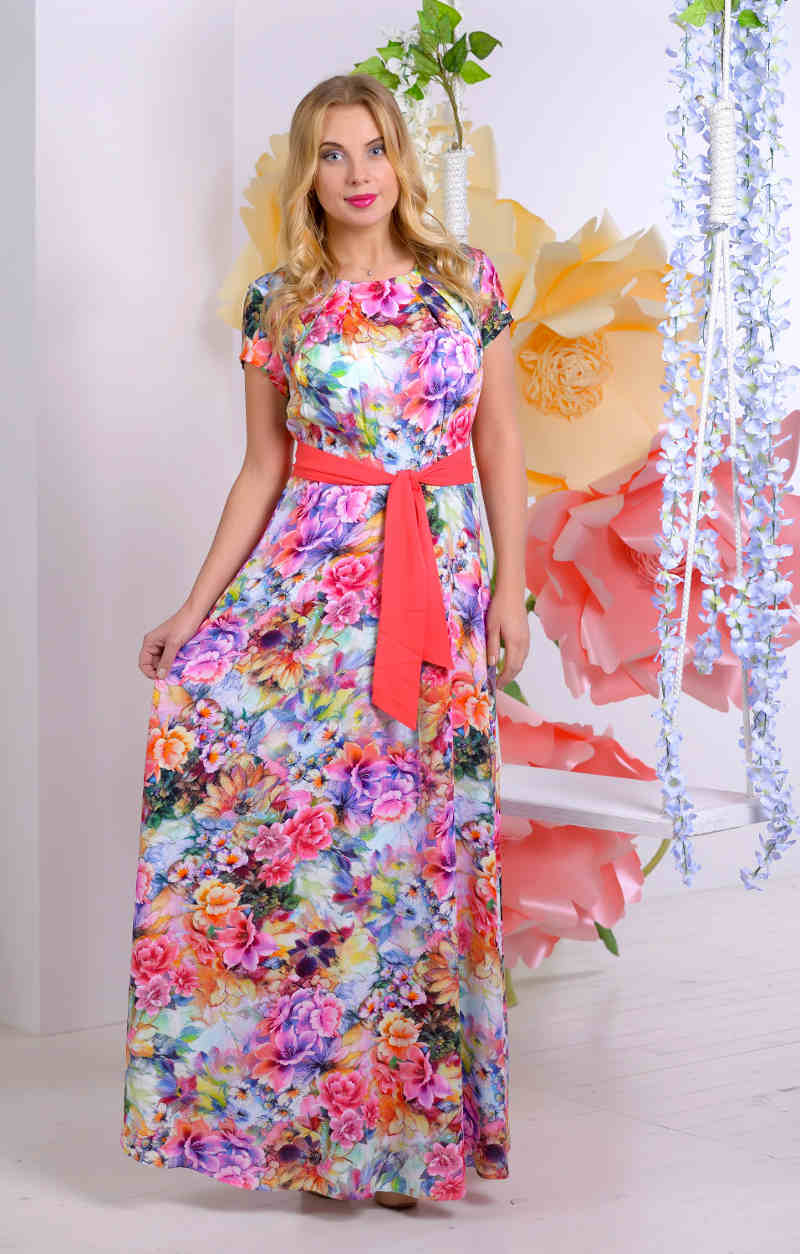 летнее платье с цветами и поясом в пол большого размера